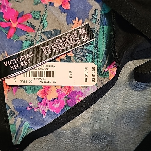 NWT Victoria's Secret flower print v-string thong - Picture 5 of 5